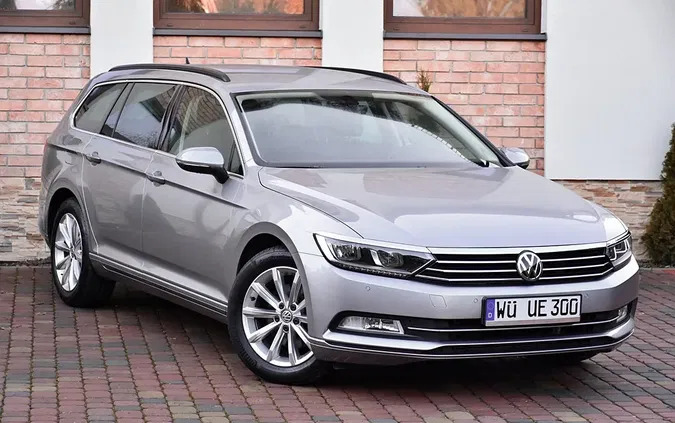 samochody osobowe Volkswagen Passat cena 77900 przebieg: 121000, rok produkcji 2019 z Ryki